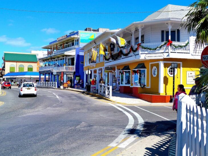 The Pros and Cons of Living in the Cayman Islands