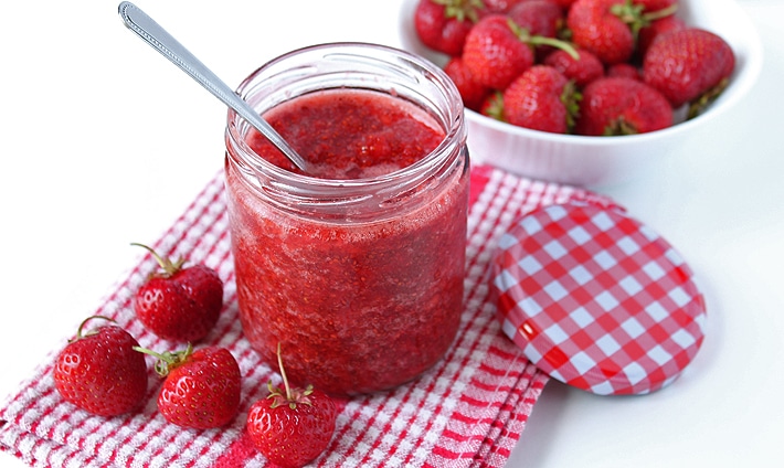 quick strawberry chia seed jam