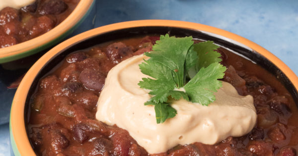 Thick Hearty Chili 600x315 cropped