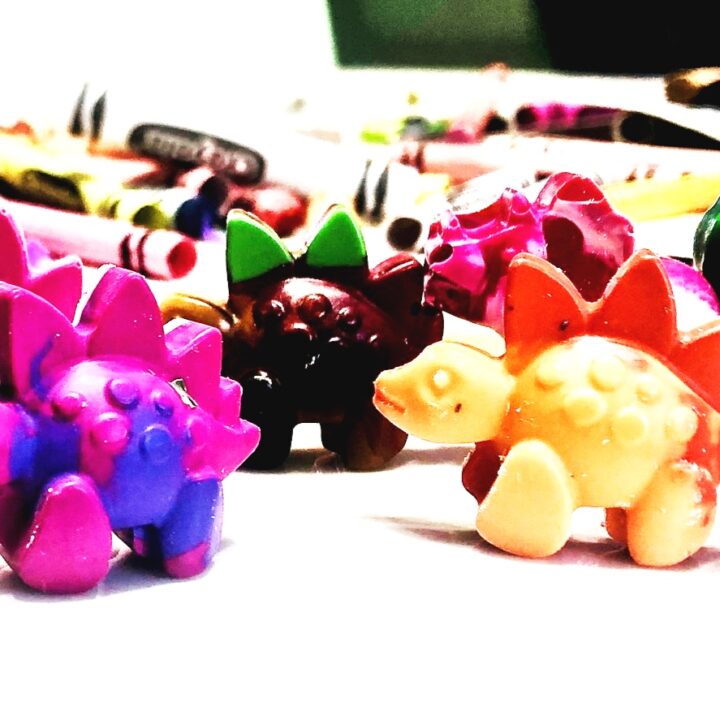 32 Fun DIY Ideas for a Dinosaur-Themed Birthday Party 5 Image for DIY Dinosaur Crayons. The Perfect Goody Bag Treat