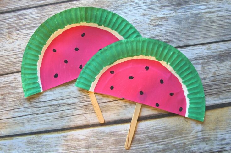 Watermelon paper plate fans what a fun summer DIY paper fan craft e1565110343234.jpgfit10002c664ssl1