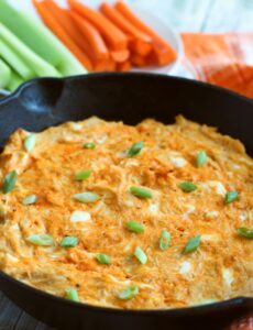 keto buffalo chicken dip