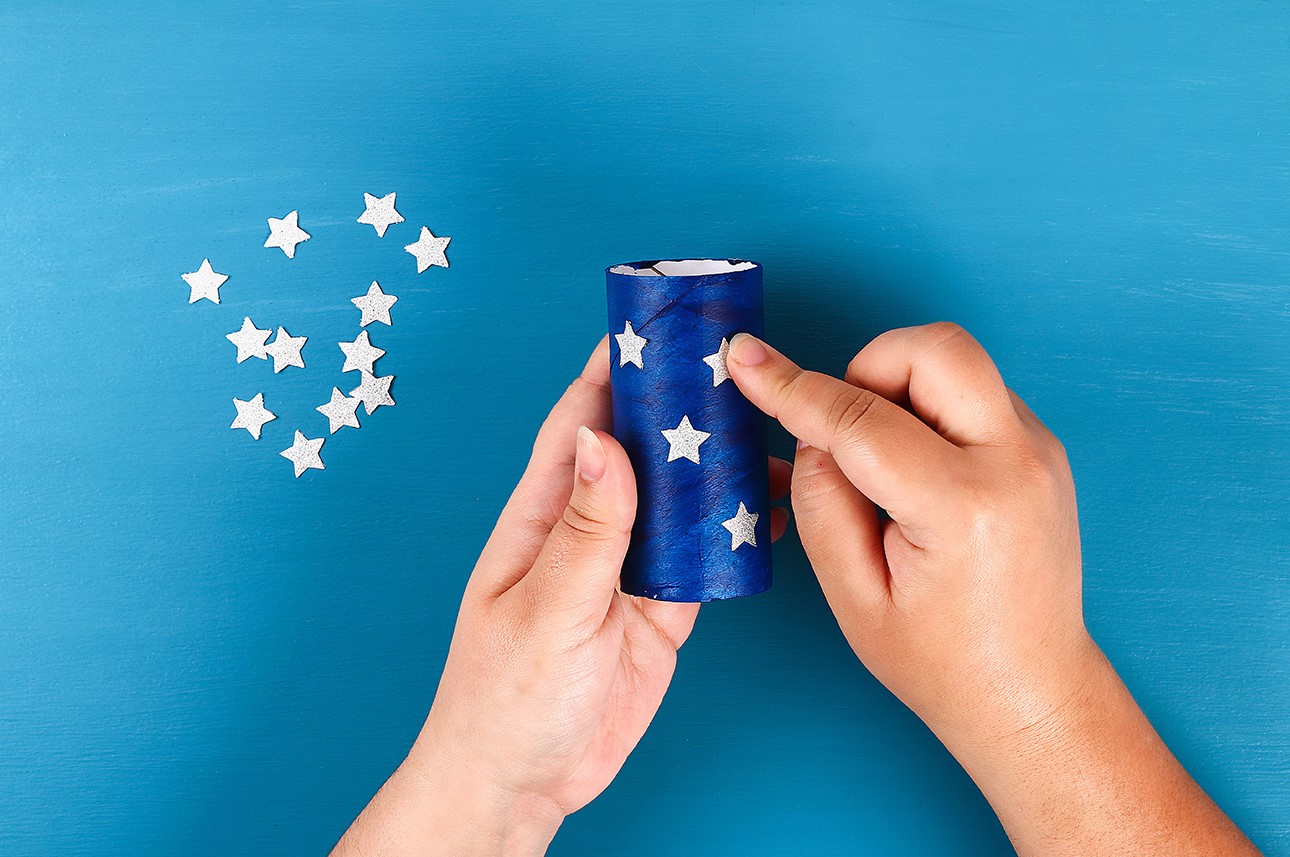 4th Of July Patriotic Windsock Craft | MomsWhoSave.com