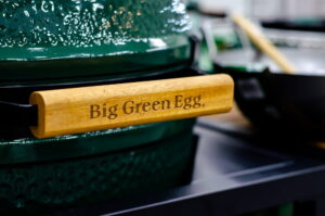 Should You Use a Big Green Egg Grill for Slow Cooking? The Pros and Cons of This Ceramic Grill