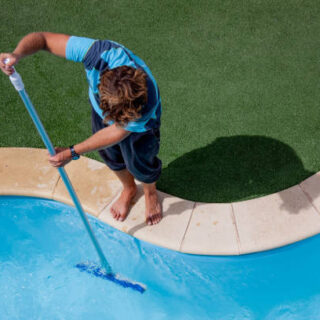 Using Pool Robots versus Other Ways to Clean Your Pool