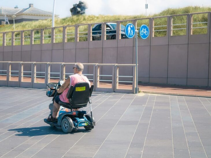 How to Choose a Mobility Scooter for Your Parent or Grandparent