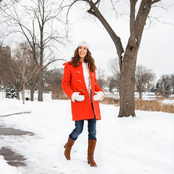 Cold Weather Fashion: 4 Essential Winter Accessories
