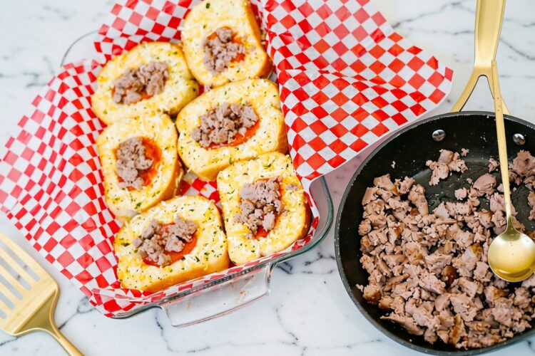 Stuffed Texas Toast Pizzas recipe Stuffed Texas Toast Pizzas recipe