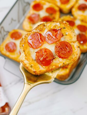 Stuffed Texas Toast Pizzas recipe